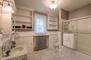 4brvictorian Mansionjust North of Downtown