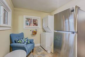 1BR Modern & Chic Bring Your Bikes and Dog!