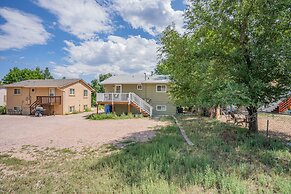 2BR Aptmt Parks Private Deck, Mountain Views!