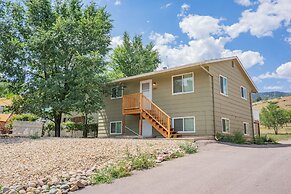 2BR Aptmt Parks Private Deck, Mountain Views!