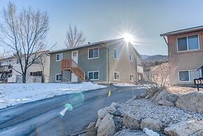 2BR Aptmt Parks Private Deck, Mountain Views!