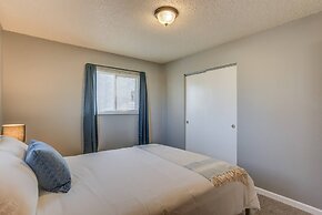 2BR Aptmt Parks Private Deck, Mountain Views!