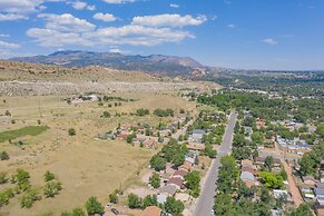 2BR Aptmt Parks Private Deck, Mountain Views!