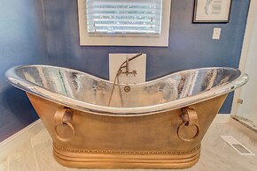 4BD Luxuryclose to Downtown3ba & Pet-friendly!!