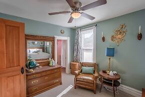 Downtown 1900 Classic 3 Bedroom Value