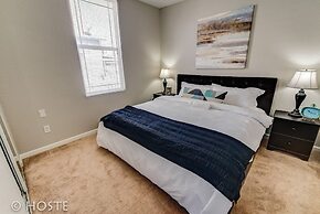 1BR Downtown Townhome King Bed, 5 Min to Shops