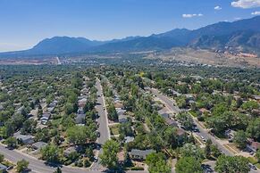 4BR Dog-friendly Minutes to Garden of the Gods