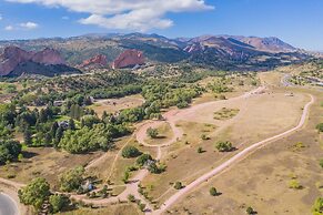 5BR Garden of the Gods is Across the Street!