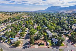 5BR Garden of the Gods is Across the Street!