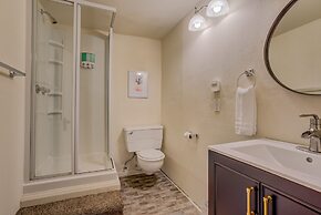 5BR Garden of the Gods is Across the Street!