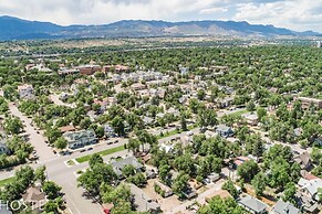 3BR Of Downtown King Bed, Dining, Has It All!