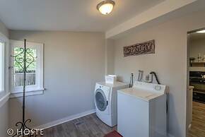 3BR Of Downtown King Bed, Dining, Has It All!