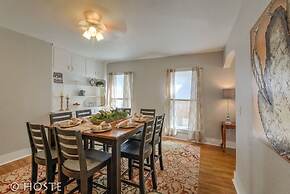 3BR Of Downtown King Bed, Dining, Has It All!