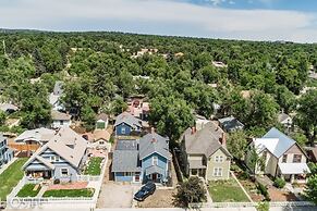 3BR Of Downtown King Bed, Dining, Has It All!