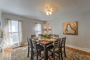 3BR Of Downtown King Bed, Dining, Has It All!