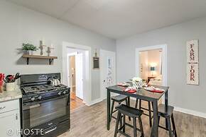 3BR Of Downtown King Bed, Dining, Has It All!