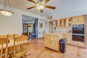 4 BR Country Home in Suburbs W/trails & Parks