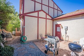 4 BR Country Home in Suburbs W/trails & Parks