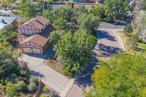 4 BR Country Home in Suburbs W/trails & Parks