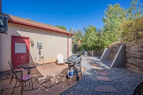 4 BR Country Home in Suburbs W/trails & Parks