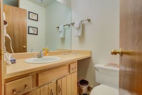 4 BR Country Home in Suburbs W/trails & Parks