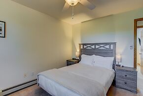 4 BR Country Home in Suburbs W/trails & Parks