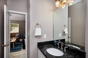 Treetop APT Café Olympic Center & Dwntwn