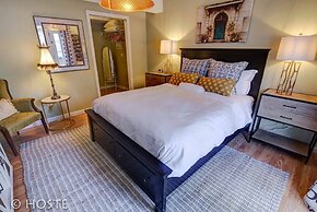 Chic Boutique Wine + Mtns Walk Everywhere