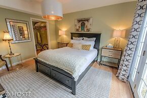 Chic Boutique Wine + Mtns Walk Everywhere