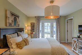 Chic Boutique Wine + Mtns Walk Everywhere