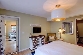 Chic Boutique Wine + Mtns Walk Everywhere