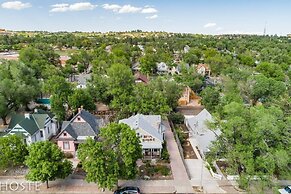 Chic Boutique Wine + Mtns Walk Everywhere