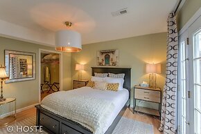 Chic Boutique Wine + Mtns Walk Everywhere