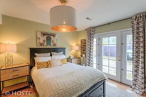 Chic Boutique Wine + Mtns Walk Everywhere