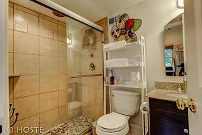 Chic Boutique Wine + Mtns Walk Everywhere