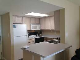 National at Ballston Metro