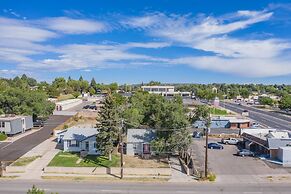 2BR Olympic Training Center Dog-friendly