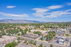 2BR Olympic Training Center Dog-friendly