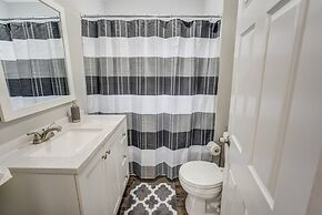 2BR Olympic Training Center Dog-friendly