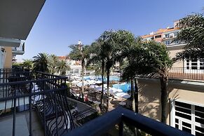 Confortáveis Studios no IL Campanario Resort ILCJR