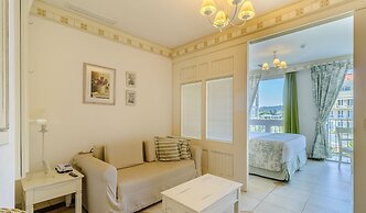 Confortáveis Studios no IL Campanario Resort ILCJR