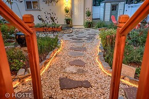 2Br Relax Lovely Home With Fairytale Garden