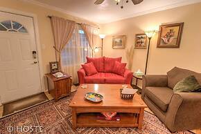 2Br Relax Lovely Home With Fairytale Garden