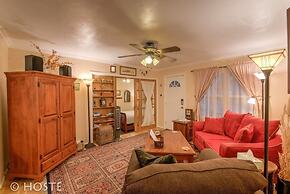 2Br Relax Lovely Home With Fairytale Garden