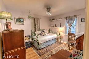 2Br Relax Lovely Home With Fairytale Garden