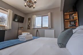 4BR Mtn Viewsgarden of the Godshot Tub, Firepit