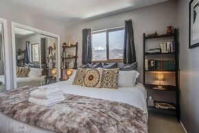 4BR Mtn Viewsgarden of the Godshot Tub, Firepit