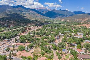 4BR Mtn Viewsgarden of the Godshot Tub, Firepit
