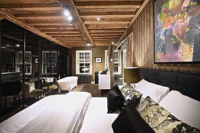 Hotel Suites Wilma J