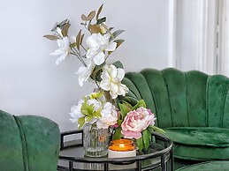 Commercial Hay Hotel